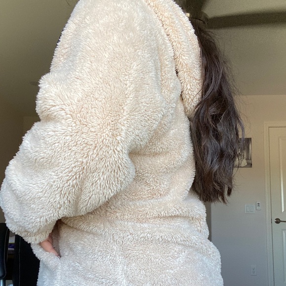 I didn’t like how it looks on my body type - Picture 2 of 2